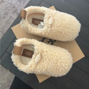 UGG Cream Cozy Slippers Plush Comfort
